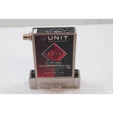 6082  UNIT Instruments UFC-8565, 3030-10039 Mass Flow Controller He 50L